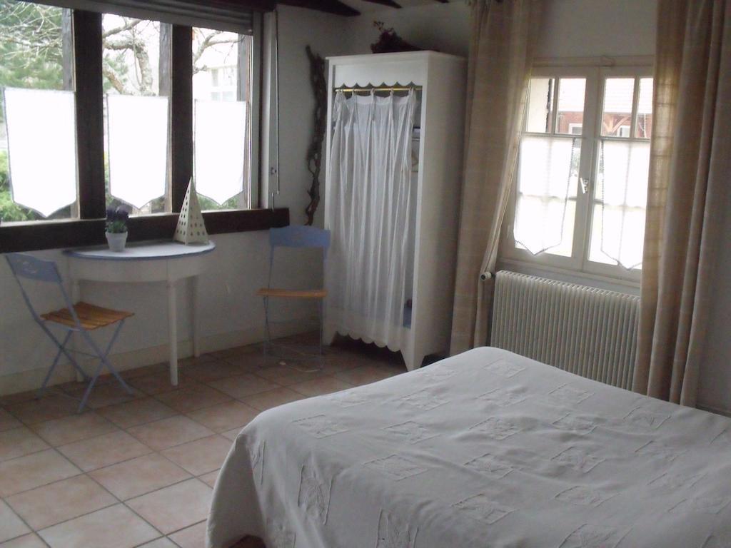 La Ferté-Saint-Cyr Althaea Bed & Breakfast 部屋 写真